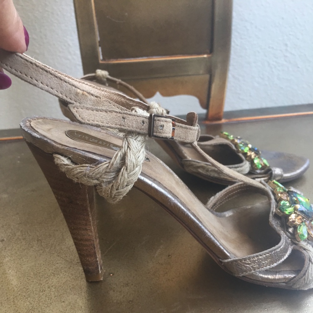 Shoes - Picture 5 of 8